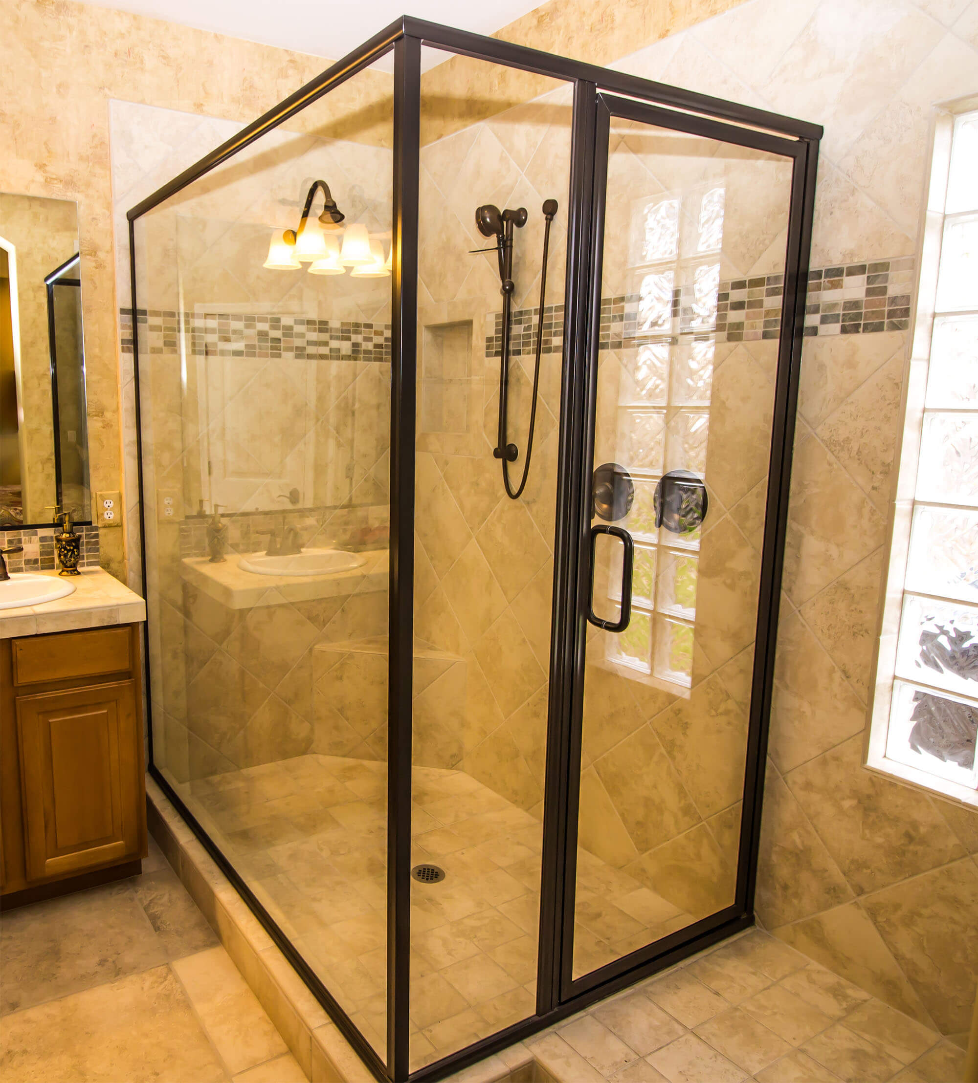 Glass shower with frame